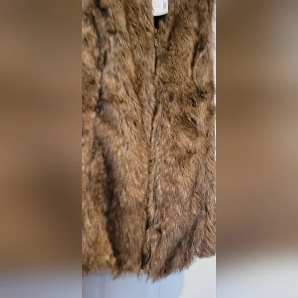 NWT $64 Women's Size XS Maurices Brown Faux Fur No Sleeve Vest Brand New Cute! - Picture 3 of 9